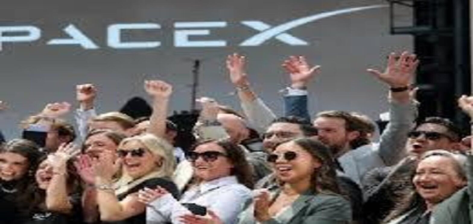 SpaceX AI data center infrastructure and satellite technology representing the company's growing artificial intelligence investments amid investor concerns over rising capital spending.